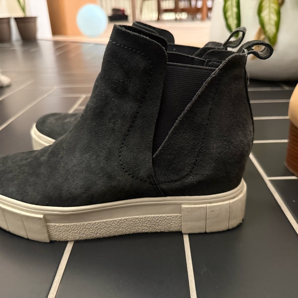Black Ankle Boots with Thick Sole and Slip-On Design